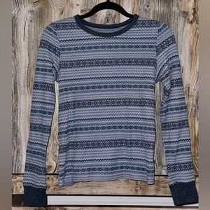 American Eagle long sleeve sweater thermal shirt in blue and white